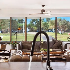 Byron Pacific - On Clarkes Beach Byron Bay