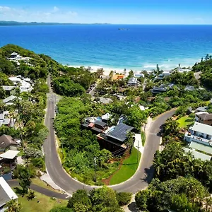 Moonrise - 4 Bedroom Designer Above Wategos Byron Bay